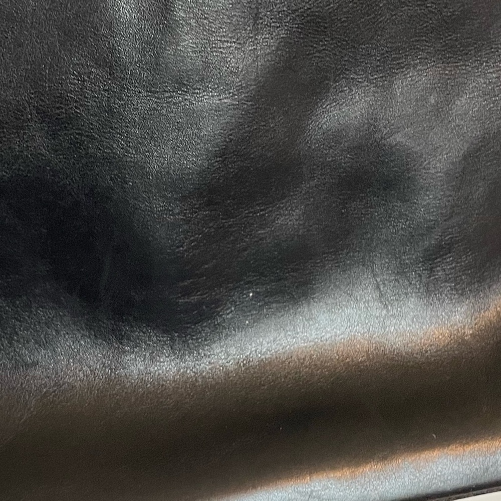 - Saks Fifth Avenue Leather purse. - Picture 9 of 16